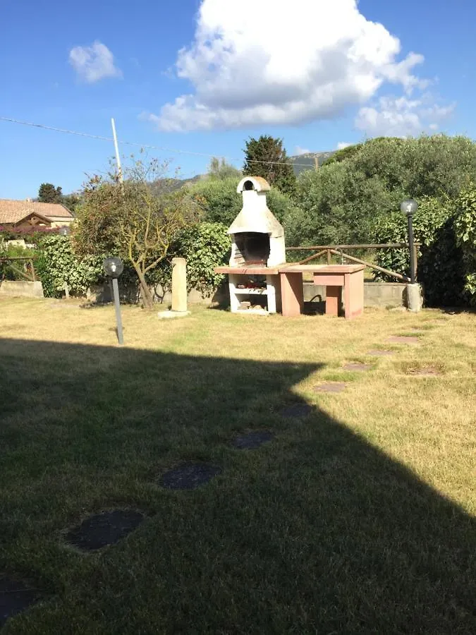 La Casa Sotto La Torre Villa Chia Nyaraló